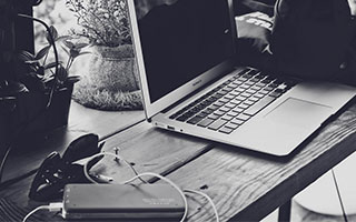 以孙艺珍娜扎为首的中韩女星红毯battle，颜值和气质哪个更重要？