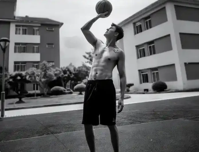 陈伟霆健身尴尬_明星无效健身案例_娱乐圈 健身  明星