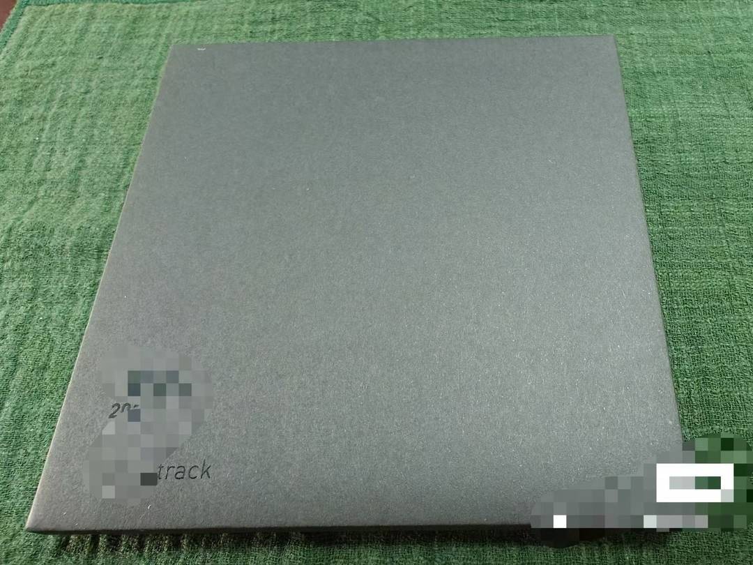 网购明星同款保温杯遭遇“货款两空” 代购商：货运公司失联我也是受害者｜追踪到底