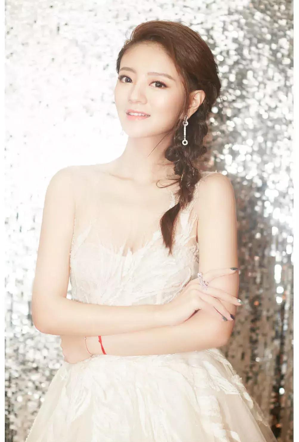 安以轩进娱乐圈时间_安以轩 独孤天下 小叮当